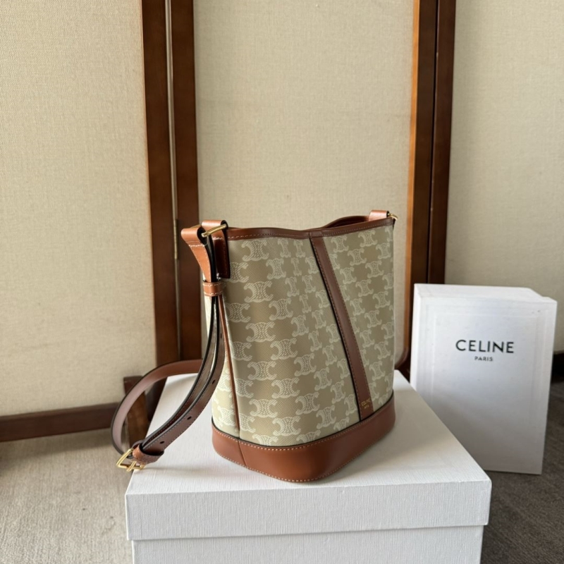 Ce1i*e bucket bags